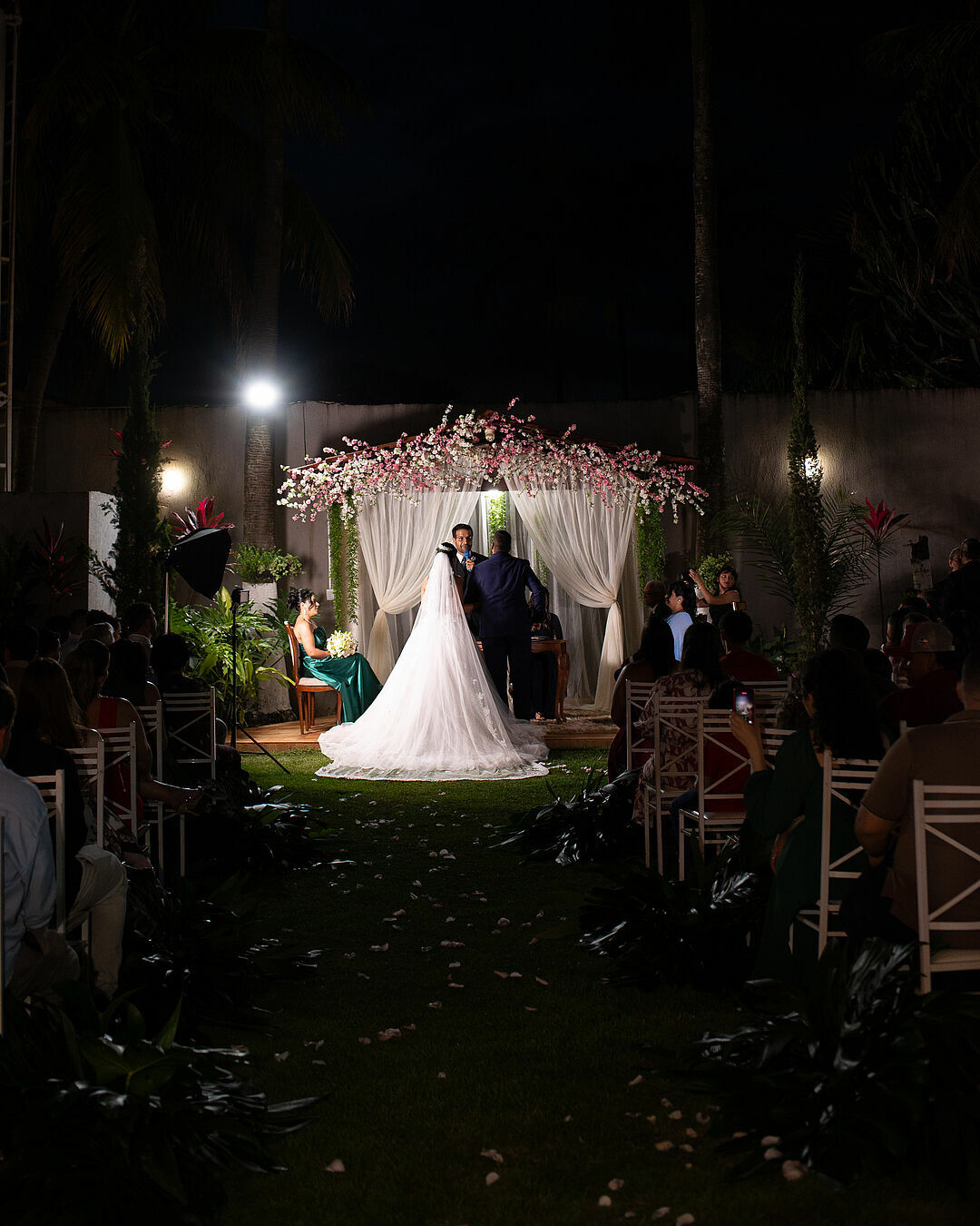 Foto Carlos & Gabryella — Um Casamento Marcado Pela Delicadeza e Pela Emoção - Imagem 13